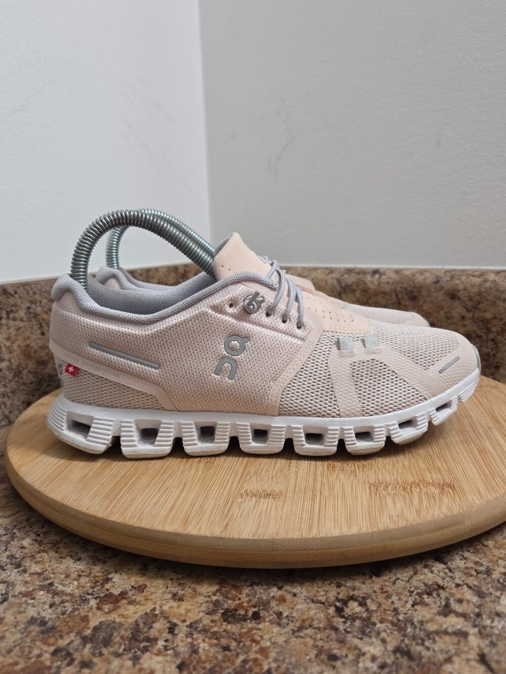 On Running Cloud 5 Womens Pink Running Shoes Sneakers Size 6.5